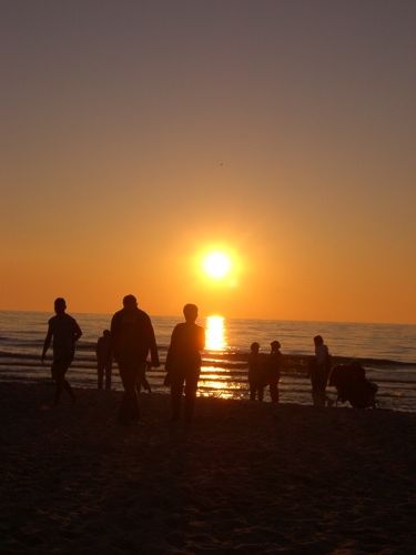 romantische Wanderung am Ostseestrand